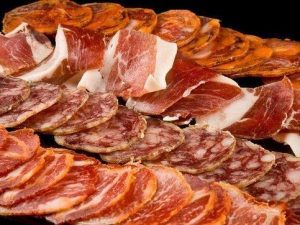 EMBUTIDOS Y JAMÓN